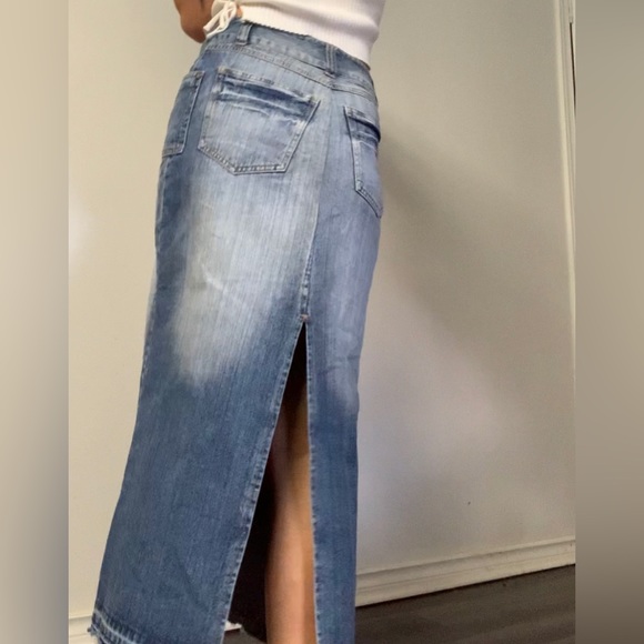 Y2K 2000’s Denim Maxi Skirt - Picture 3 of 10